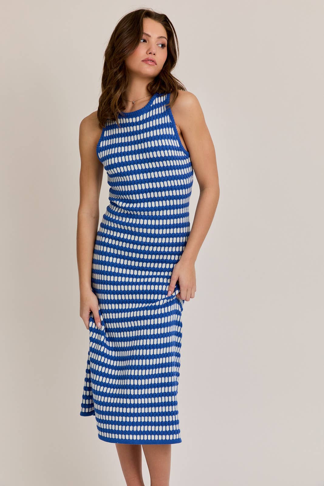 LASER SLEEVELESS ROUND NECK SWEATER MIDI DRESS