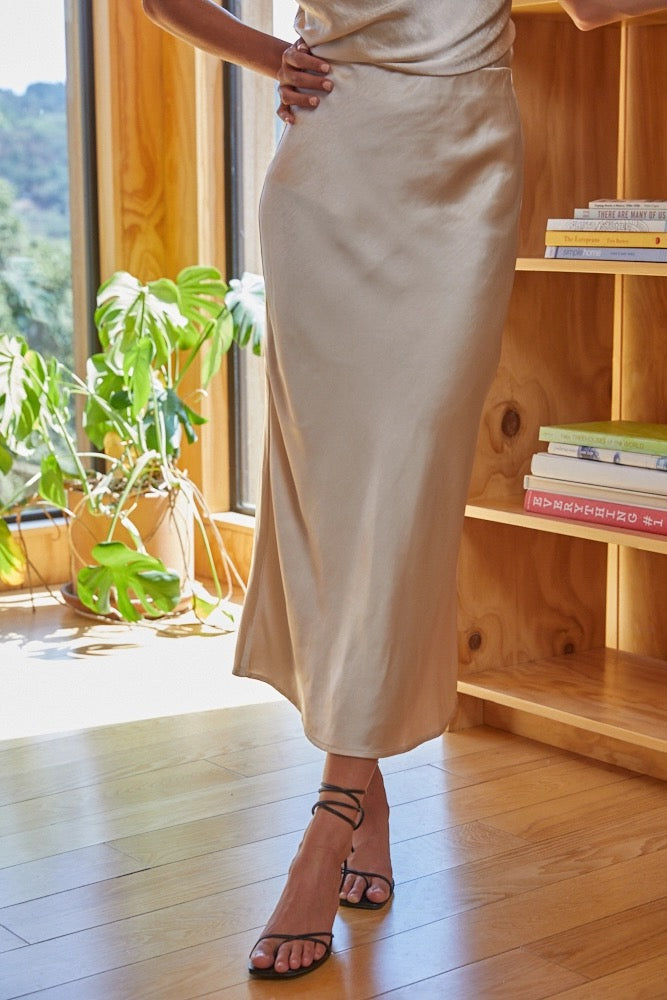 Woven Satin Waist Elastic Band Midi Skirt