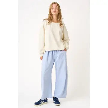 Cloud Knit Slit Detail Round Neck Sweatshirt