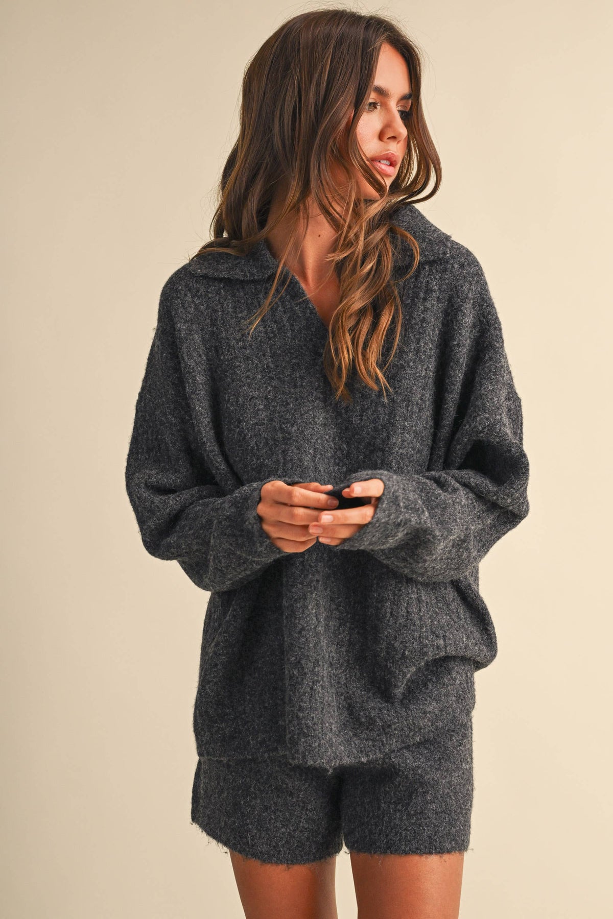 IST6535 LONGSLEEVED SWEATER WITH COLLAR AND SHORTS SET