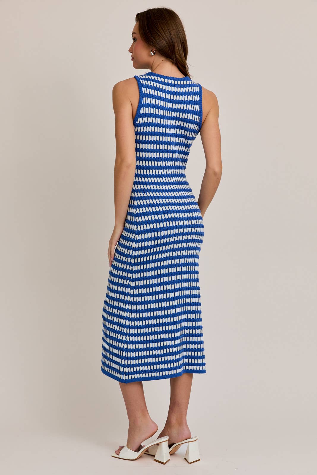 LASER SLEEVELESS ROUND NECK SWEATER MIDI DRESS