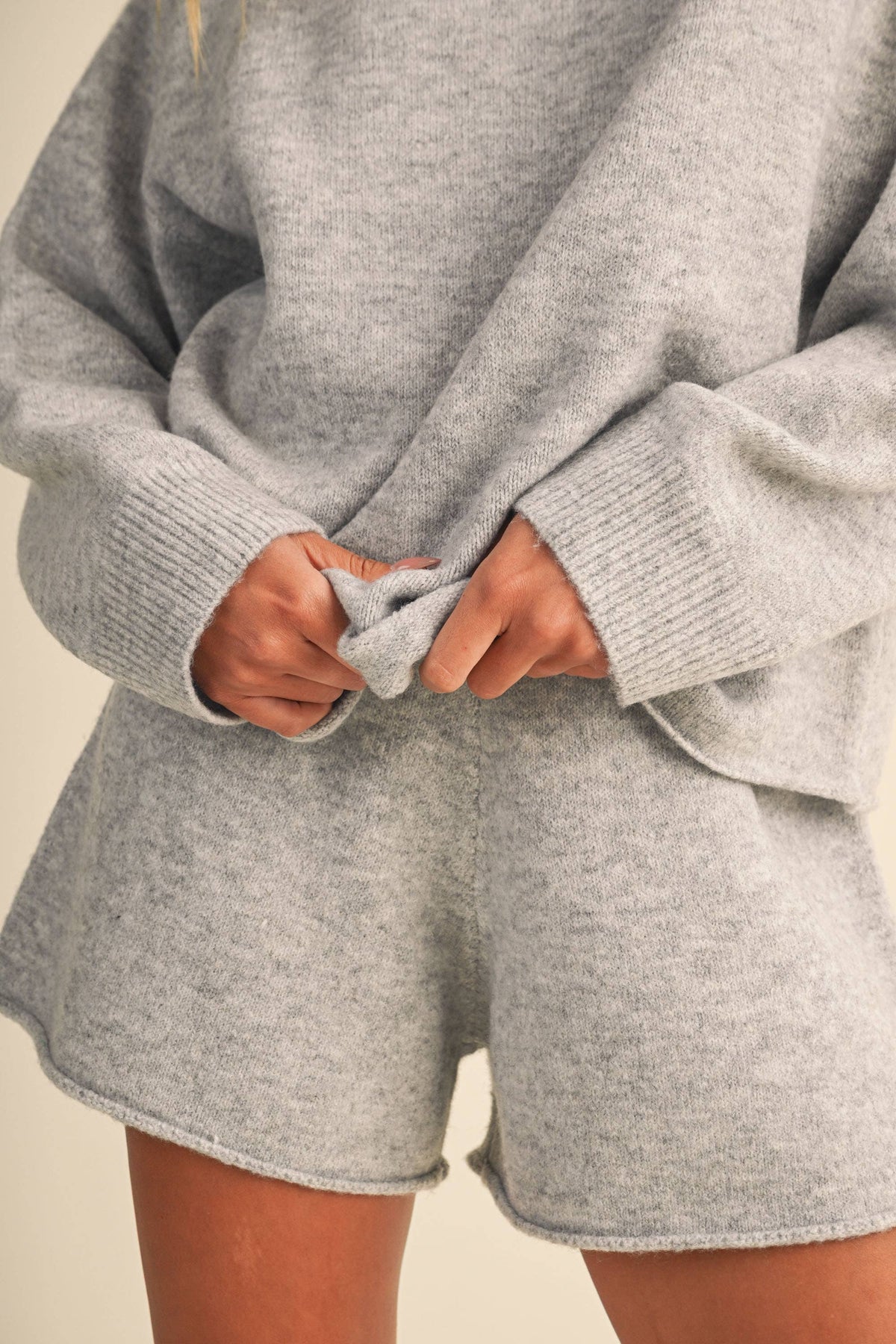 IST6479 LONGSLEEVED SWEATER AND SHORTS SET / UNLINED