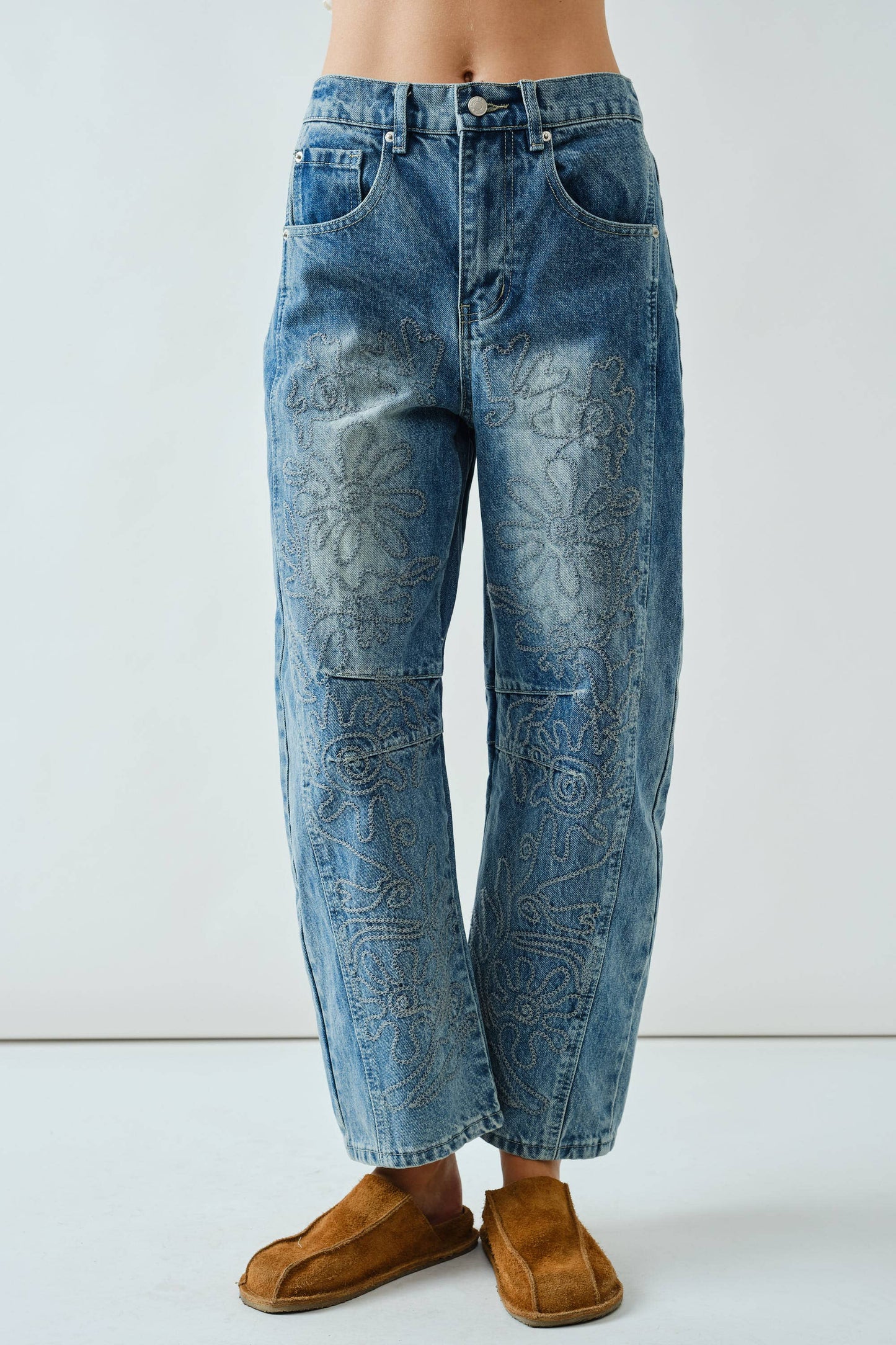 EMBROIDERED DETAIL COTTON BARREL PANTS