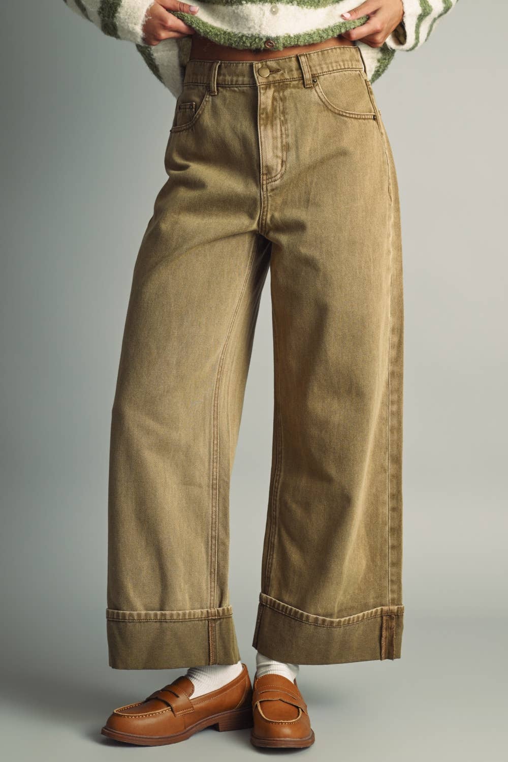 WIDE CUFFED DENIM PANTS WITH A VINTAGE WASHED