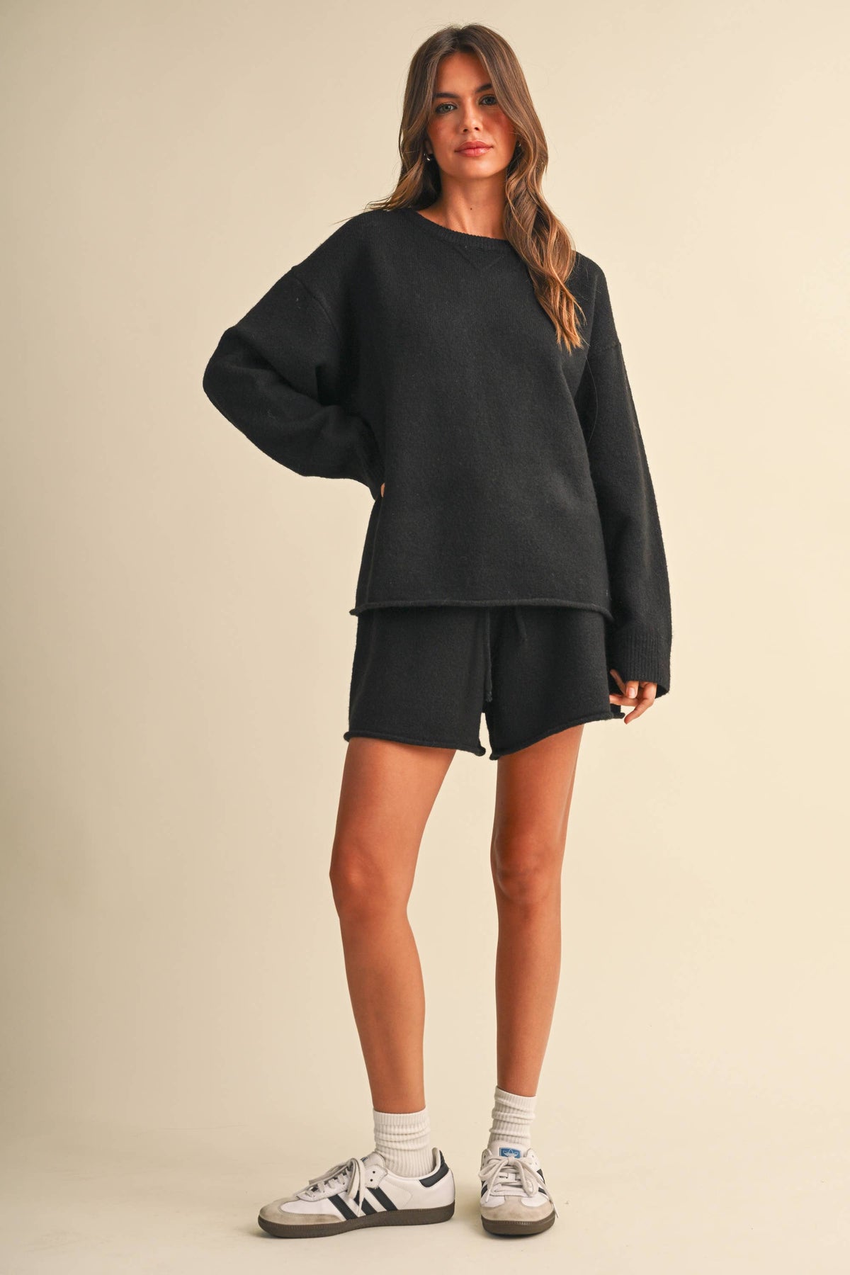 IST6479 LONGSLEEVED SWEATER AND SHORTS SET / UNLINED