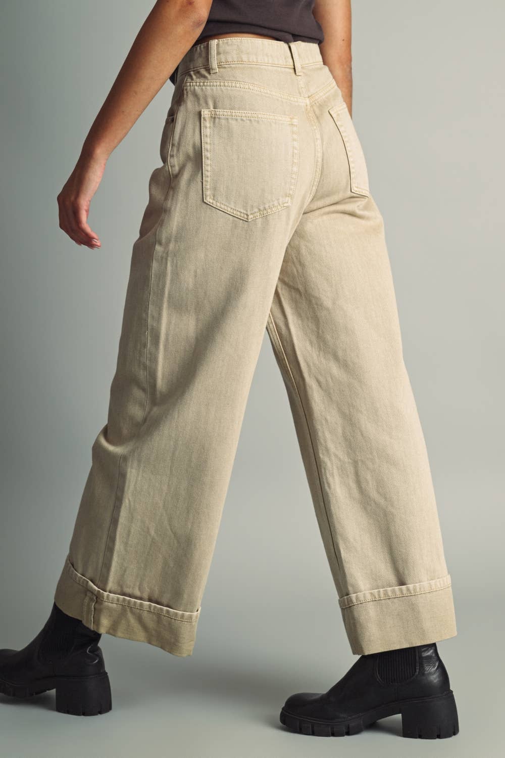 WIDE CUFFED DENIM PANTS WITH A VINTAGE WASHED