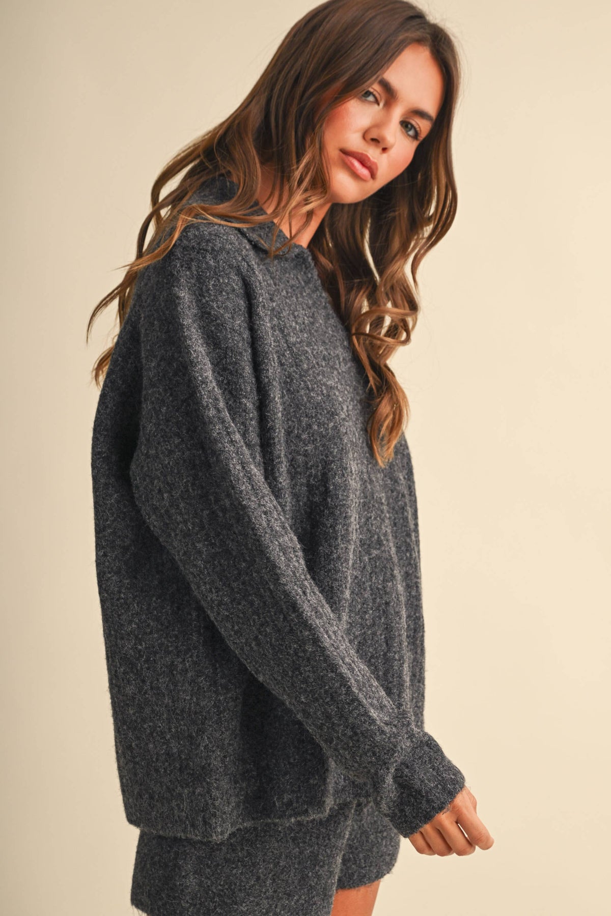 IST6535 LONGSLEEVED SWEATER WITH COLLAR AND SHORTS SET