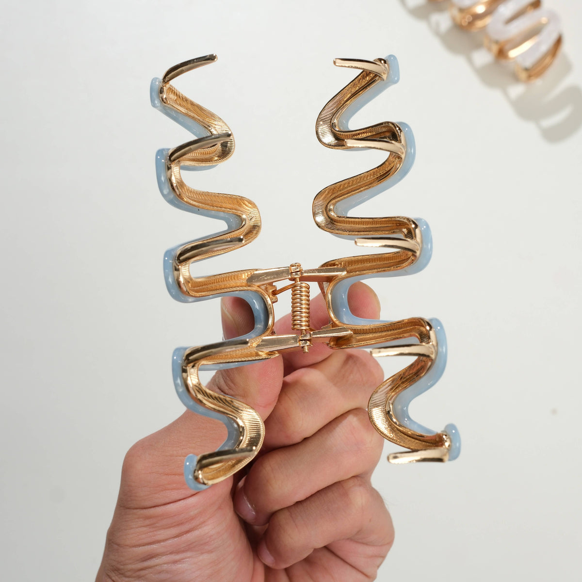 Willow Coastal Metal Squiggle Claw Clip - Large