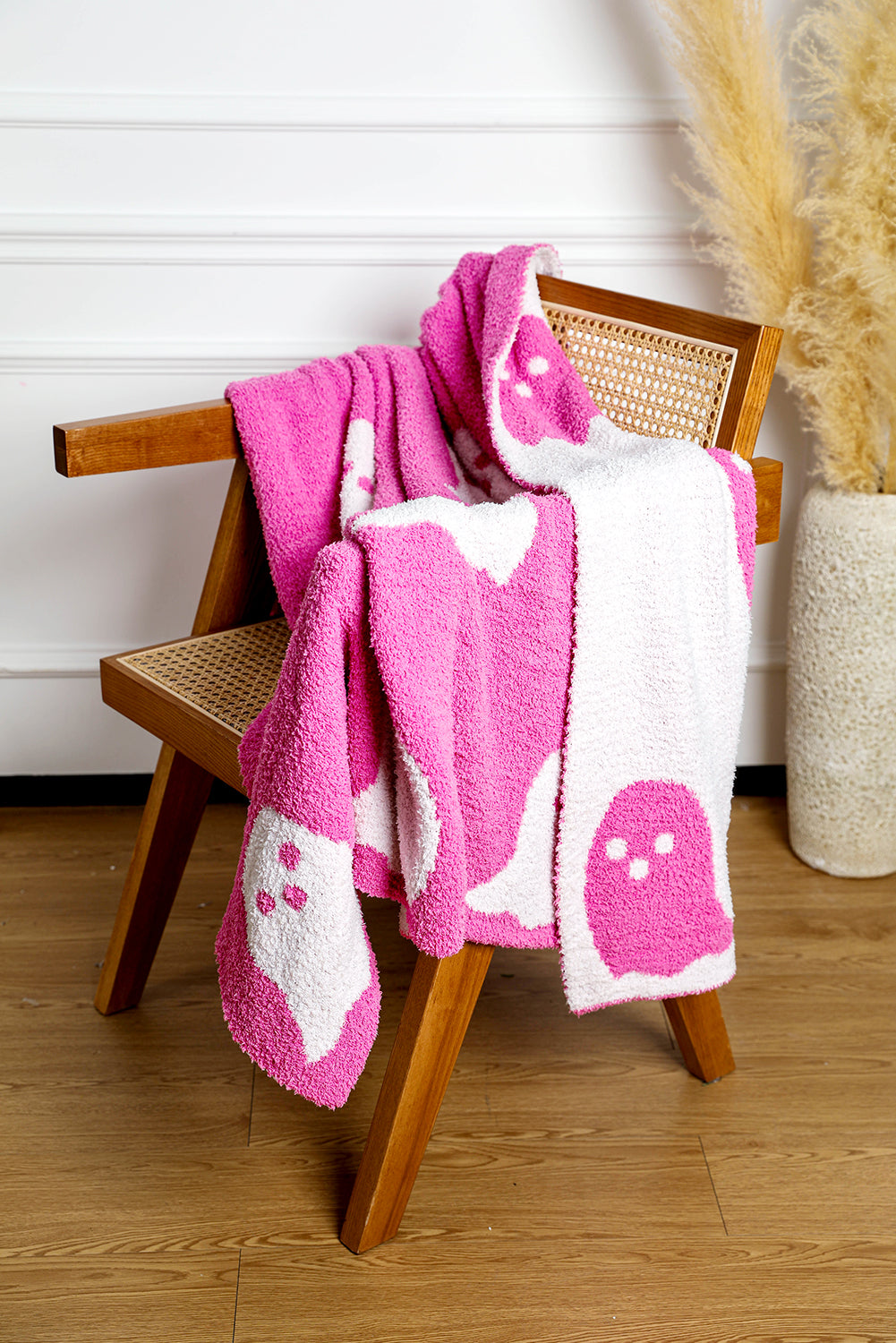 Bright Pink 127*152cm Cute Colorblock Halloween Ghost Printed Blanket