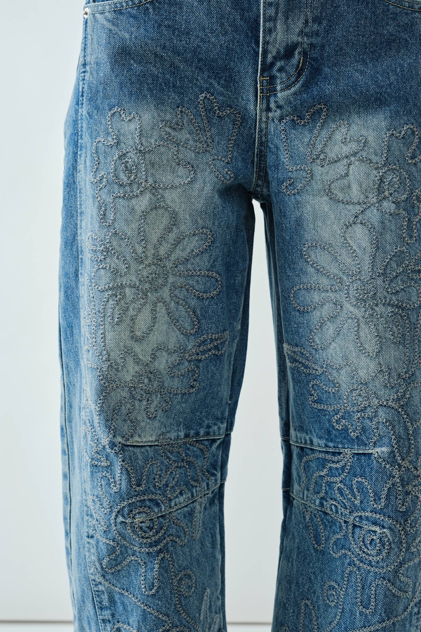 EMBROIDERED DETAIL COTTON BARREL PANTS