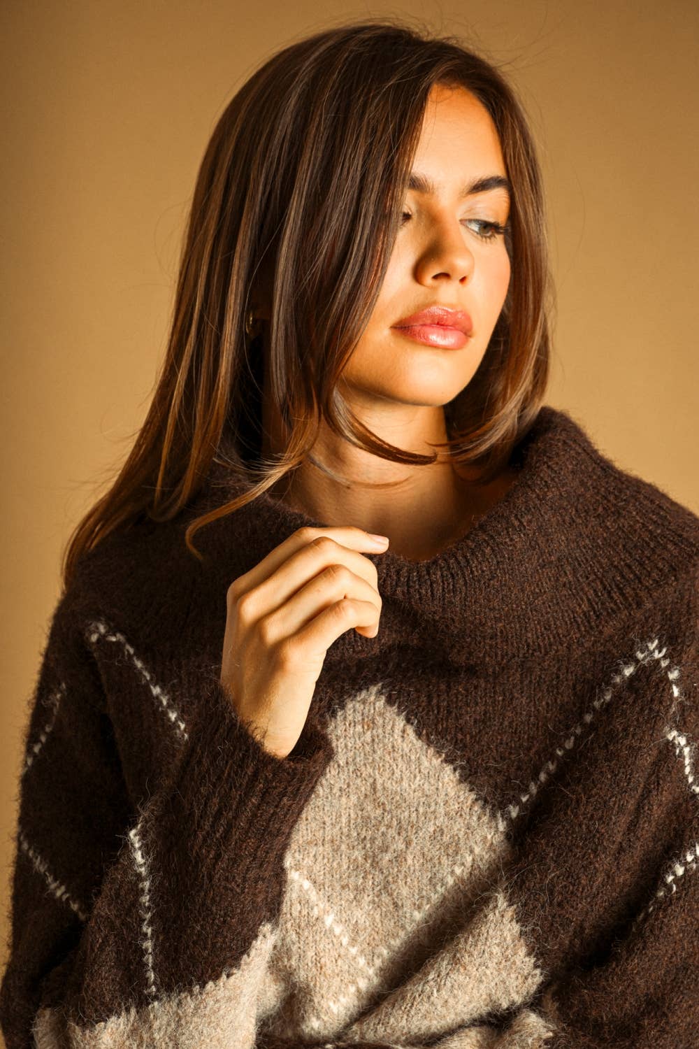 T7200   ARGYLE PATTERN OFF SHOULDER LONG SLEEVE SWEATER