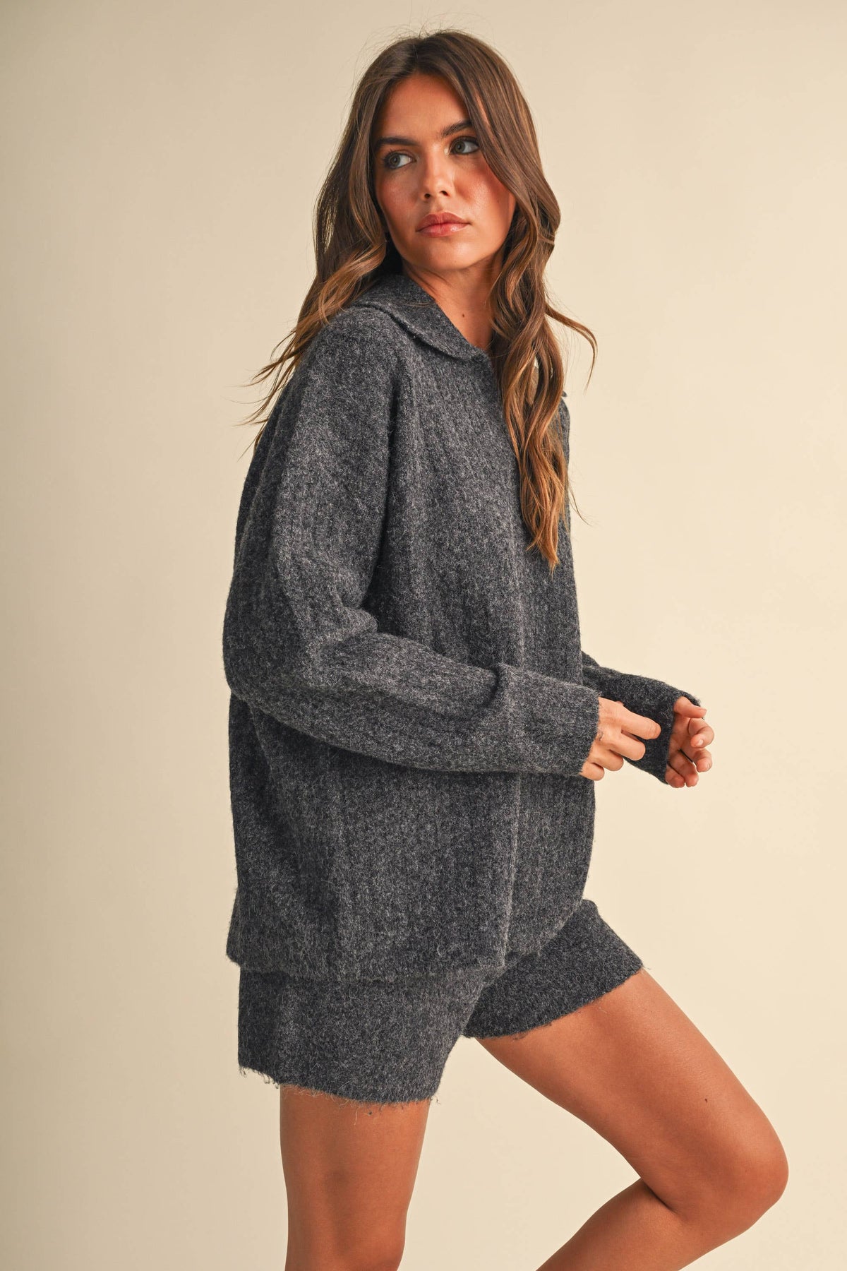 IST6535 LONGSLEEVED SWEATER WITH COLLAR AND SHORTS SET