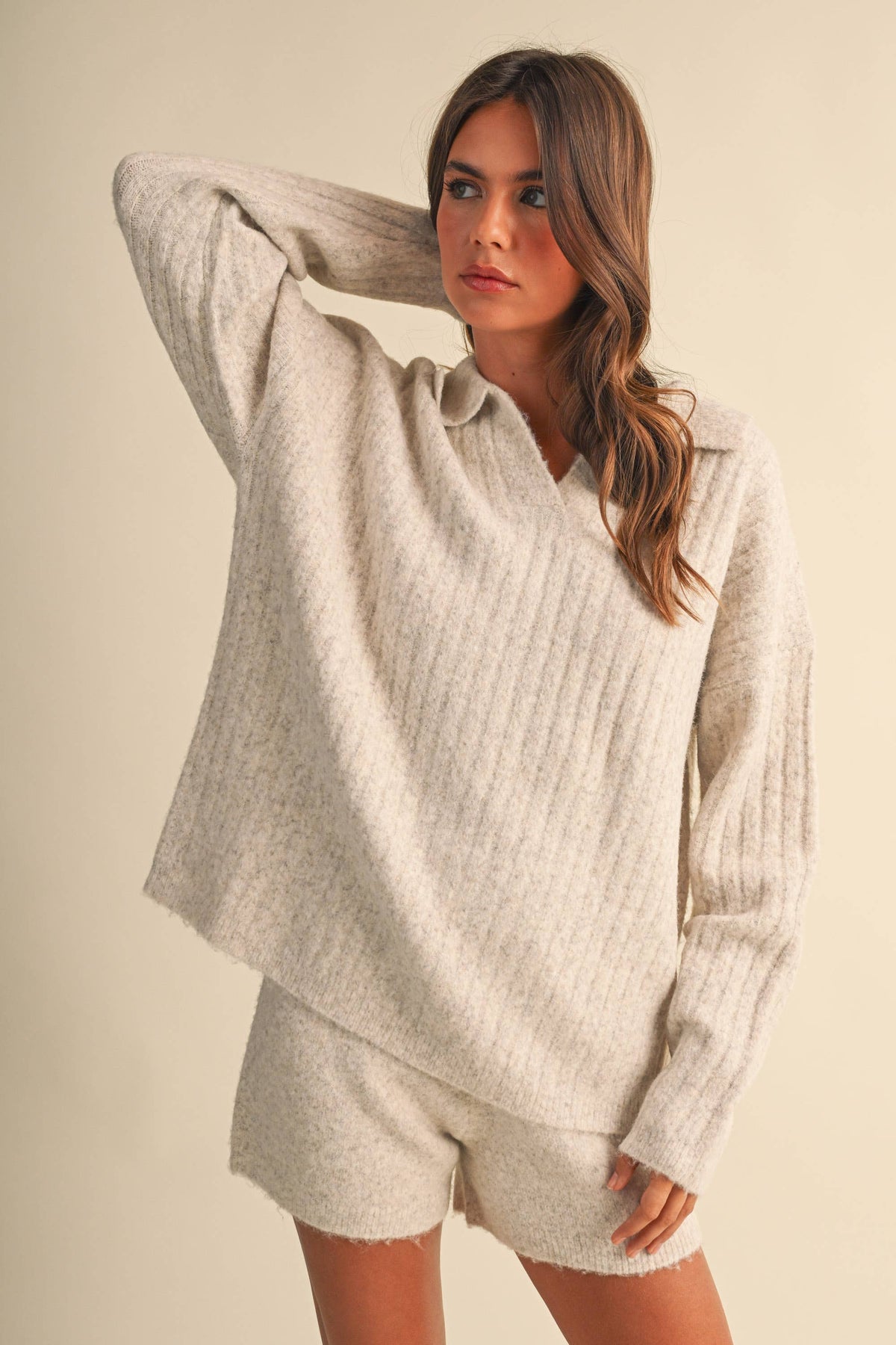 IST6535 LONGSLEEVED SWEATER WITH COLLAR AND SHORTS SET