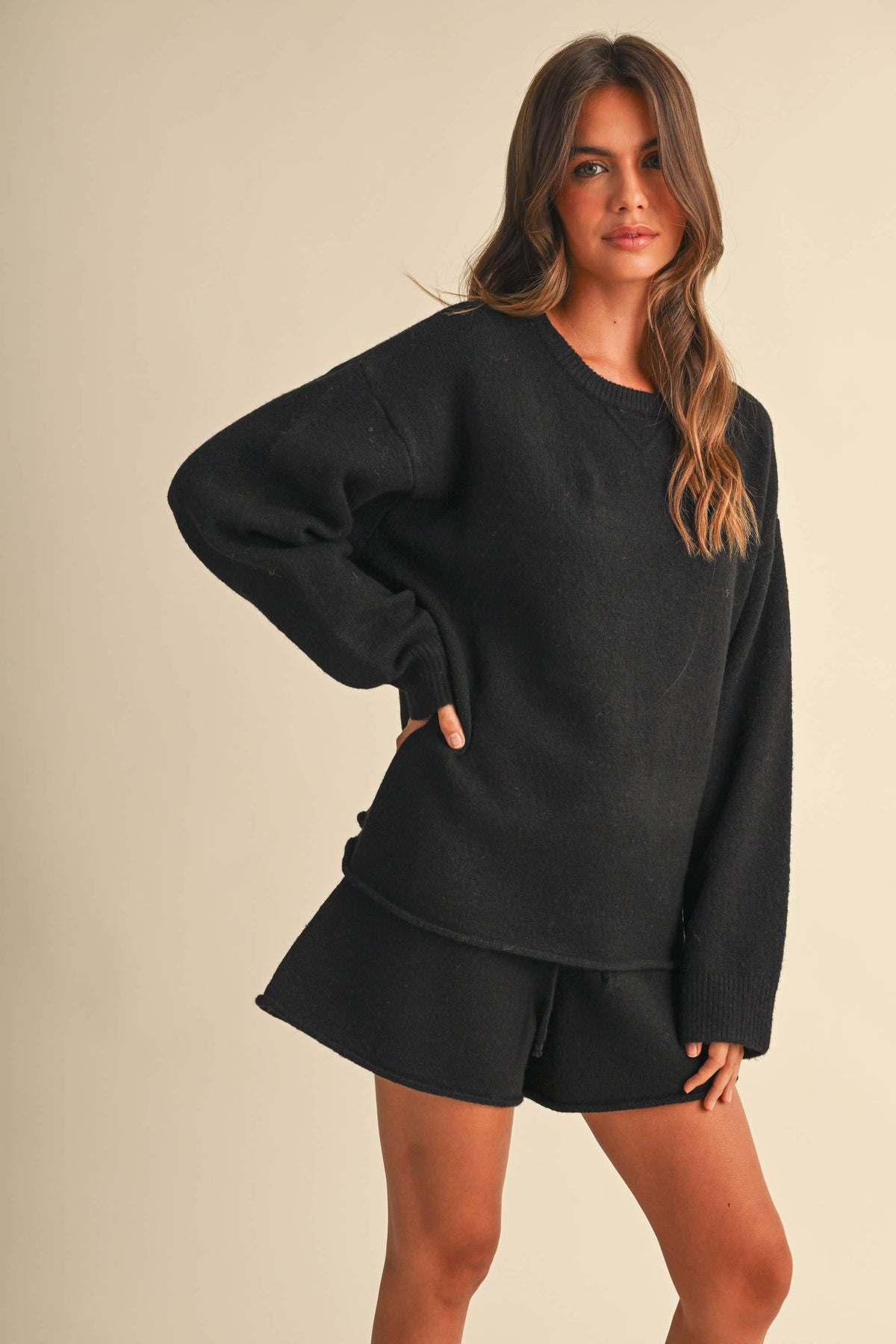 IST6479 LONGSLEEVED SWEATER AND SHORTS SET / UNLINED