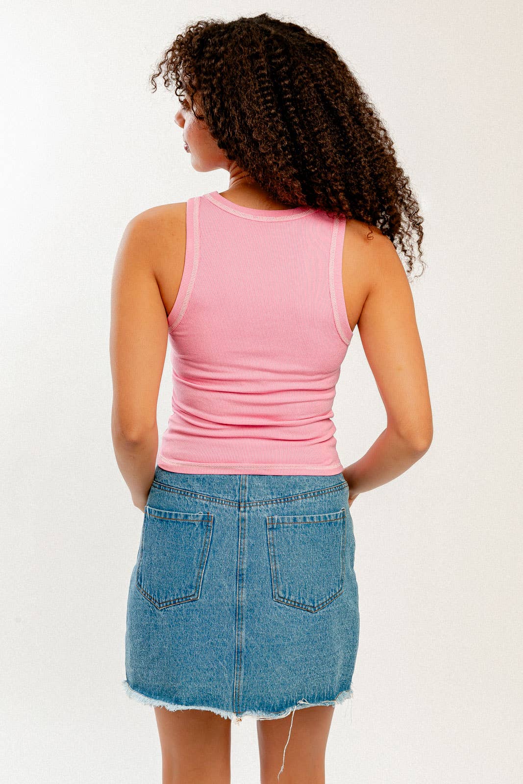 ROUND NECK RIBBED TANK WITH REVERSED STITCH