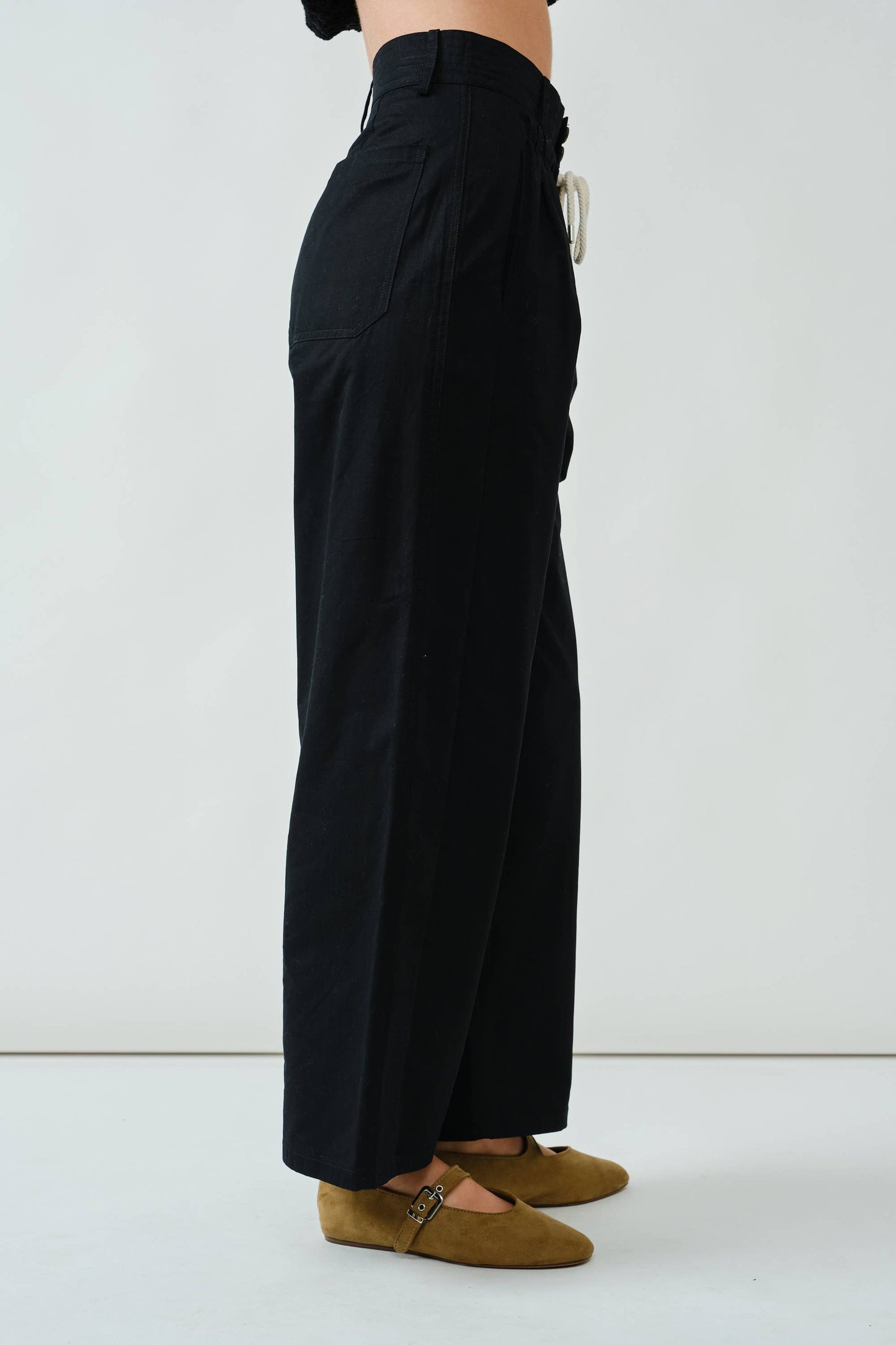 FRONT SHIRRING DETAIL DRAWSTRING STRAIGHT PANTS