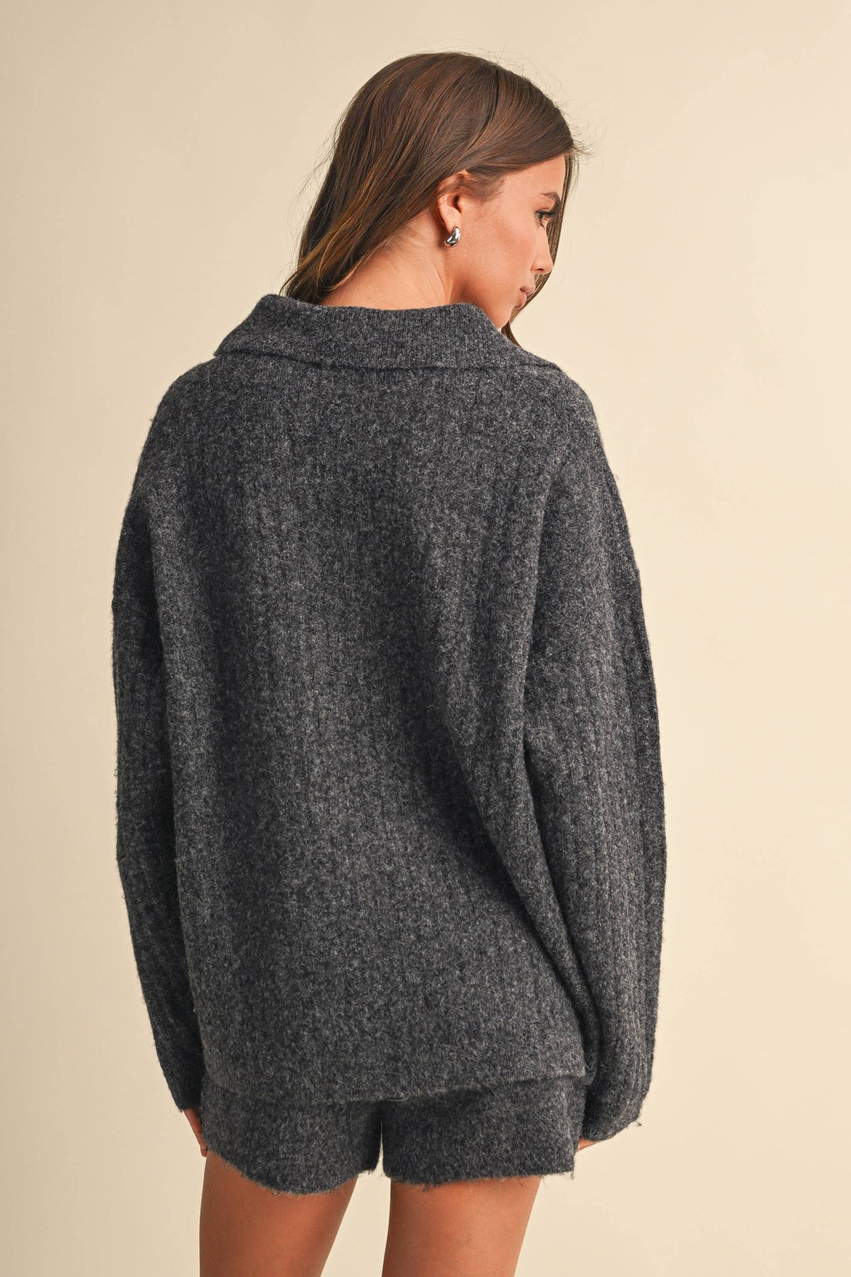 IST6535 LONGSLEEVED SWEATER WITH COLLAR AND SHORTS SET