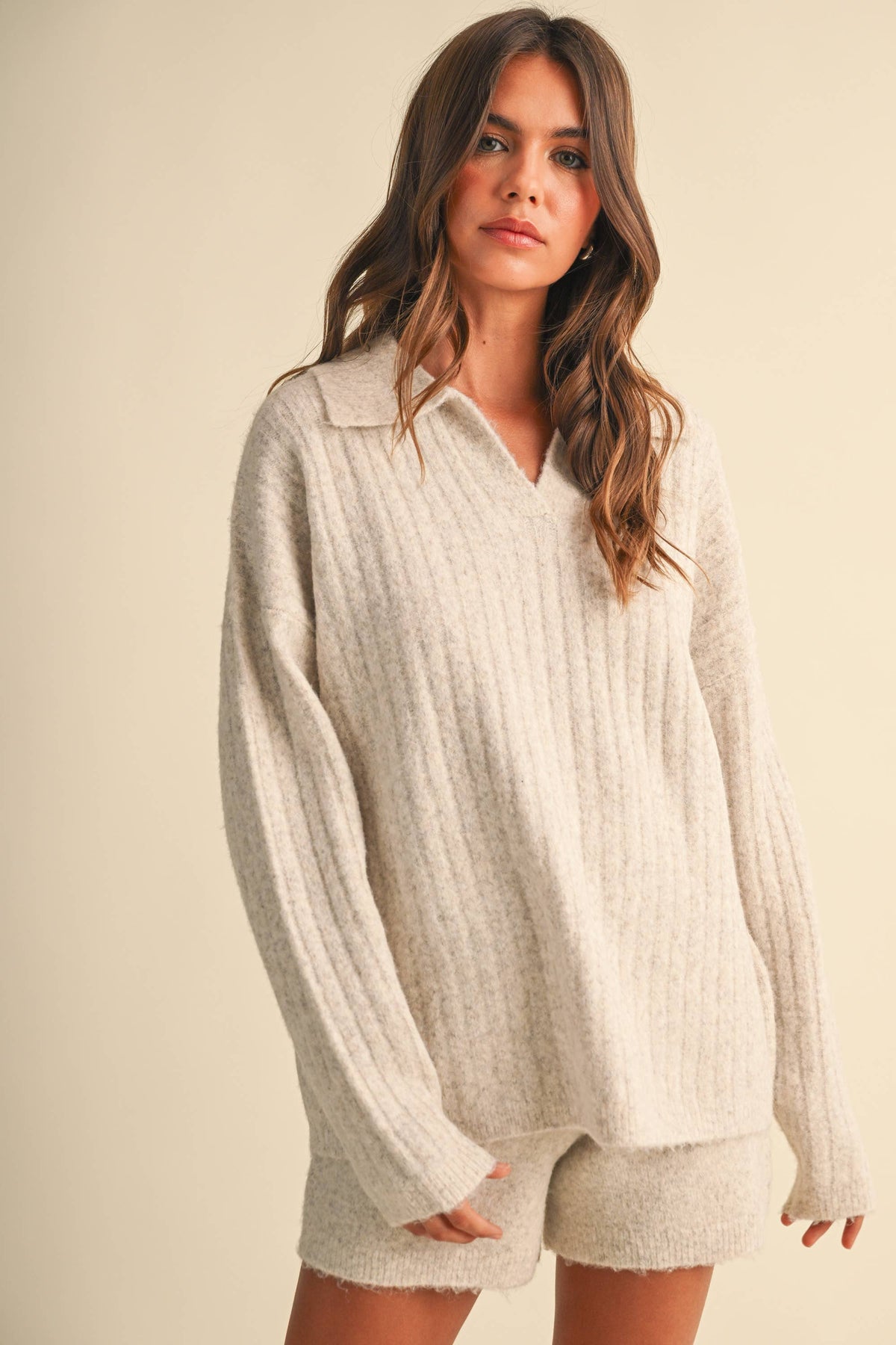 IST6535 LONGSLEEVED SWEATER WITH COLLAR AND SHORTS SET