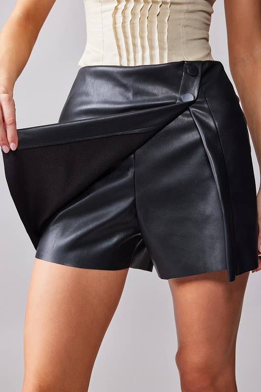 WRAP HEM LEATHER SKORTS